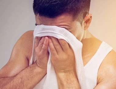 8 συμβουλές για να μην ιδρώνεις έντονα το καλοκαίρι